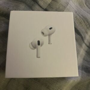 Apple White Earbud Headphones